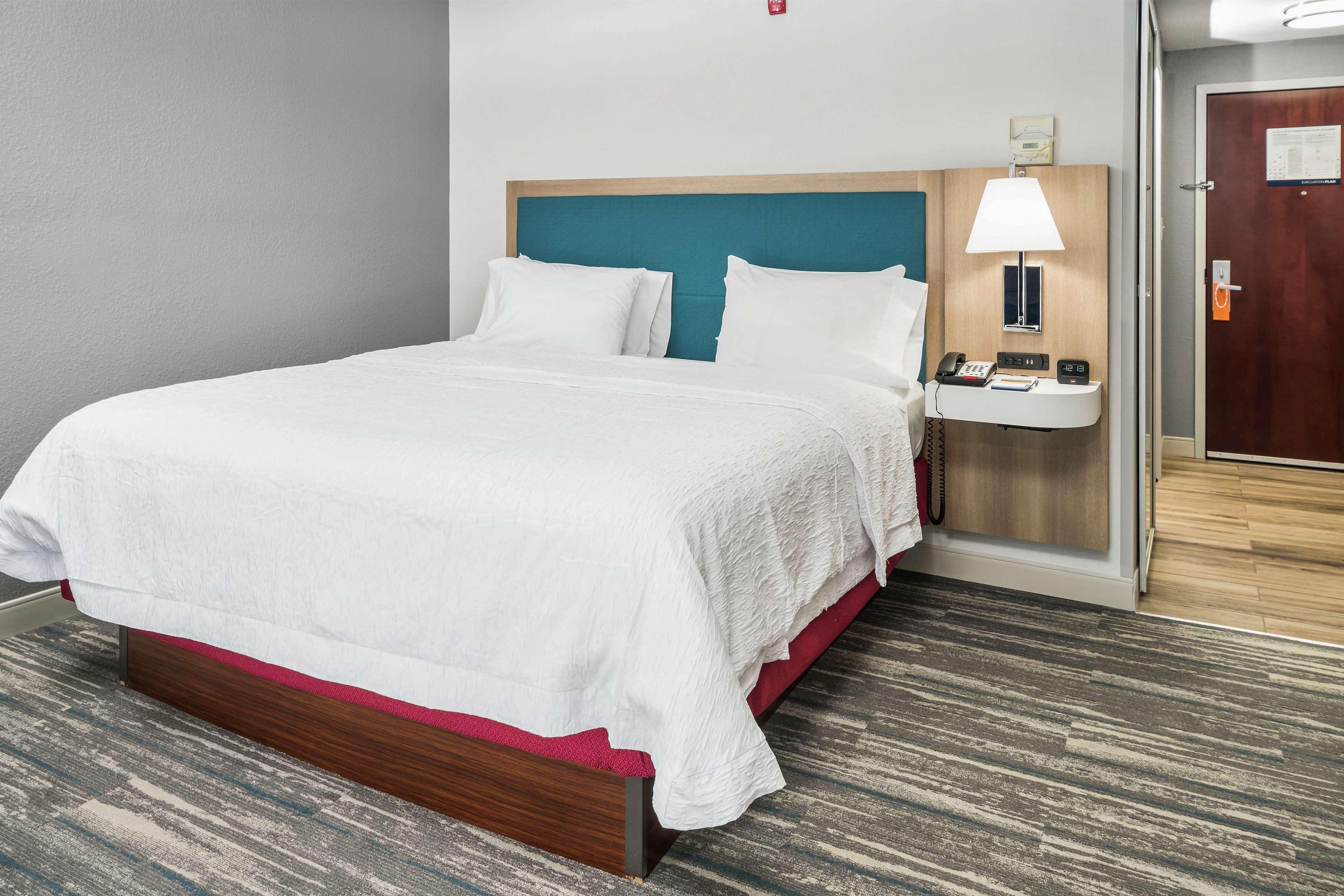 Hampton Inn Wilson Downtown Exterior photo